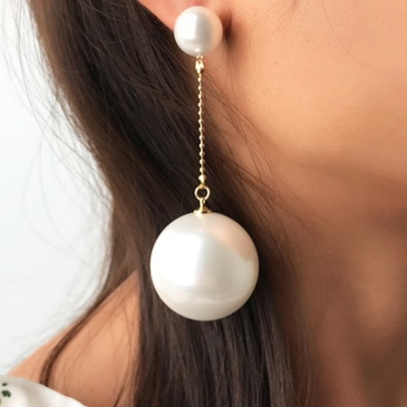Melou's Jewelry - Pearl Love Earrings